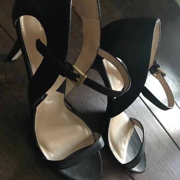 🎈🎈NWOB Gorgeous Leather Adrienne Vittadini Pumps - Picture 2 of 8